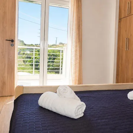 Karies House Apartamento
